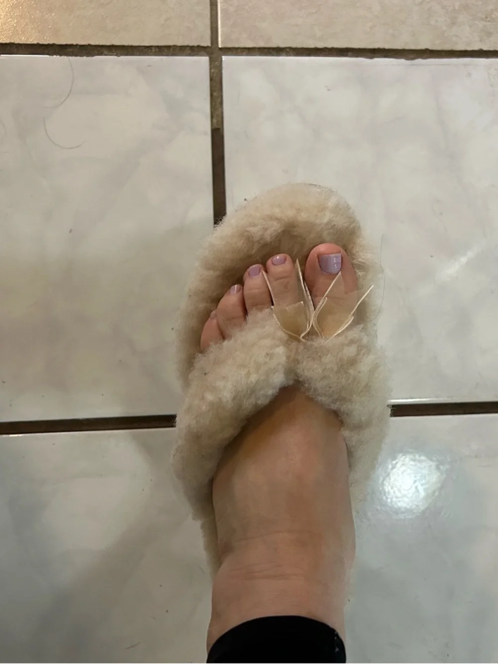 Cozy UGG Ivory Fluff Flip Flop Sandals women size 8 - Picture 6 of 10